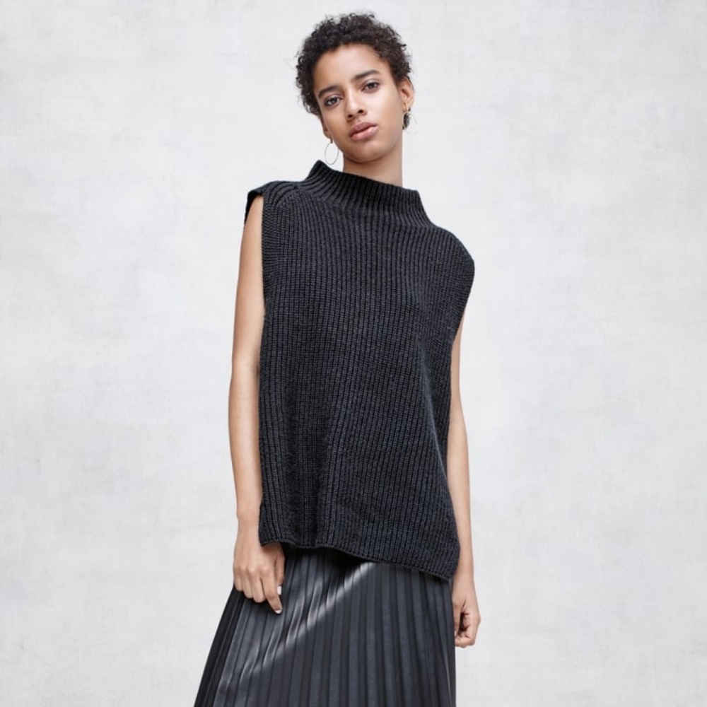 TROUVE Sleeveless Black Sweater size M nordstrom